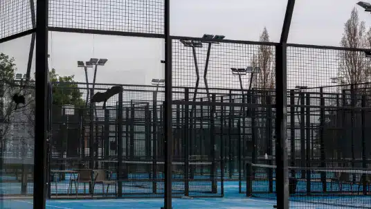 court de padel en verre